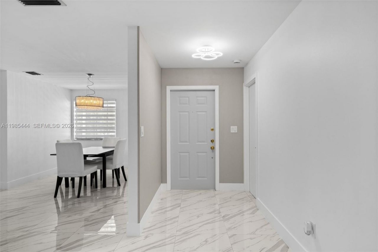 3549 Magellan Cir , Unit 418, Aventura, FL 33180 Photo