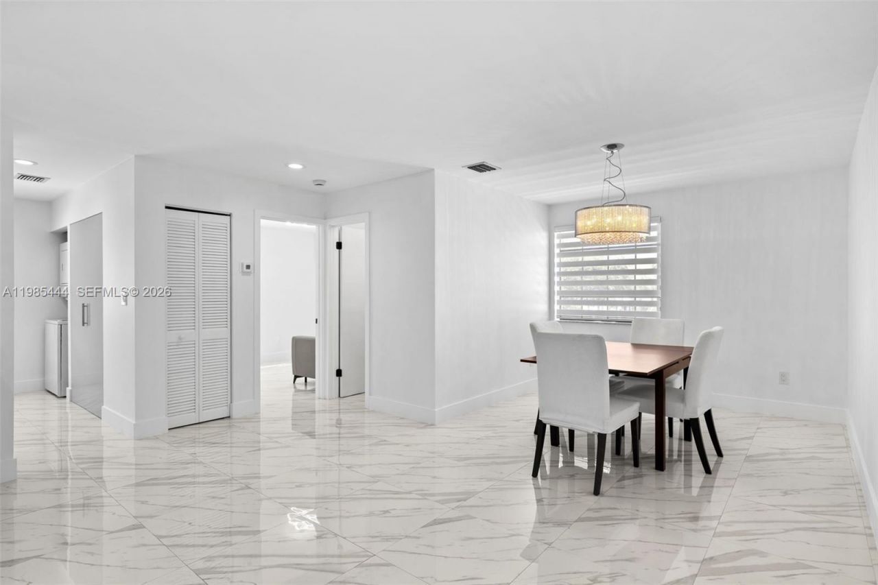 3549 Magellan Cir , Unit 418, Aventura, FL 33180 Photo