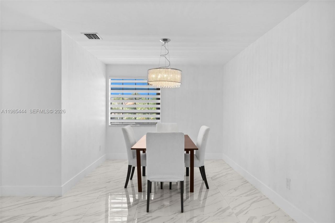 3549 Magellan Cir , Unit 418, Aventura, FL 33180 Photo