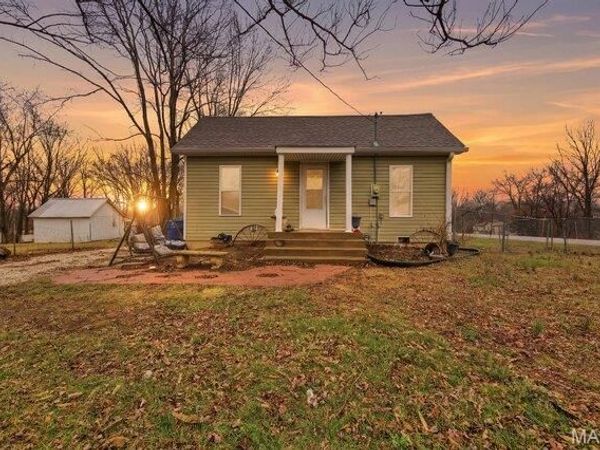 39024 Winter Street , Truxton, MO 63381