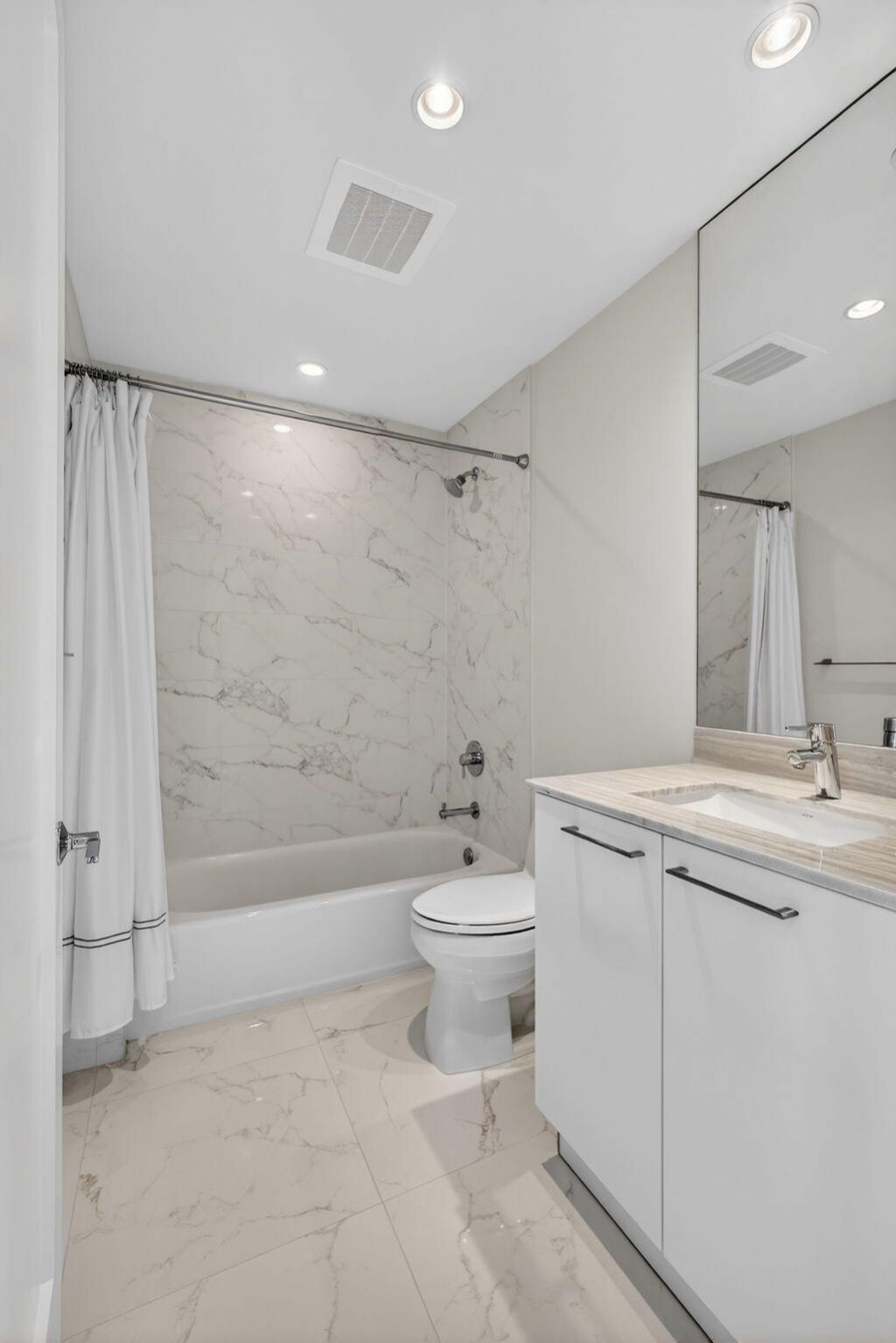 2 Water Club Way, Unit 2004, North Palm Beach, FL 33408 Photo