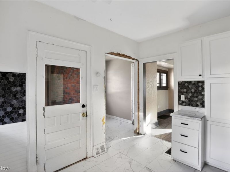 244 Outlook Avenue, Youngstown, OH 44504 Photo 13