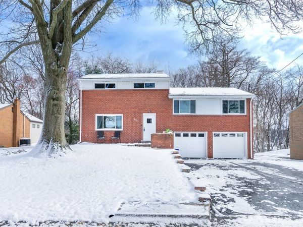521 Saint Andrews Dr, Greensburg, PA 15601