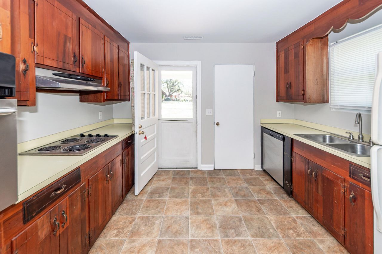 903 Yorktown Drive Photo 7