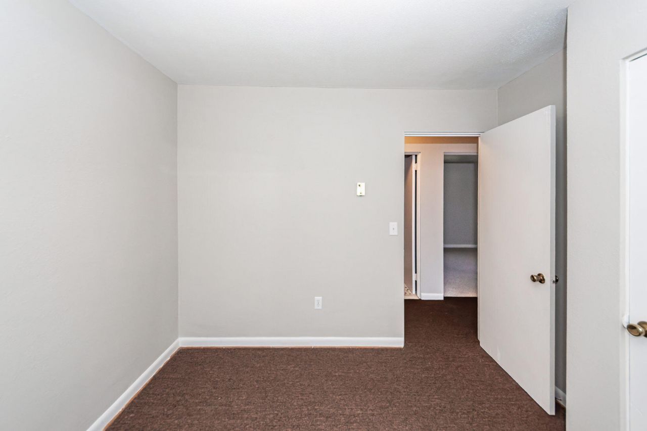 903 Yorktown Drive Photo 9