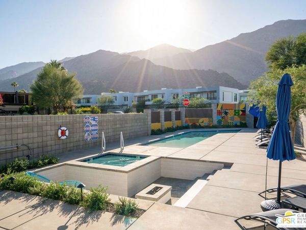 588 E San Lorenzo Road, Unit 204, Palm Springs, CA 92264
