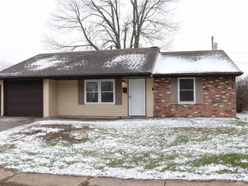 1955 Roxbury Drive, Xenia, OH 45385 Photo 1