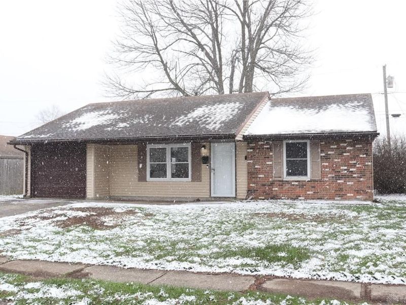 1955 Roxbury Drive, Xenia, OH 45385 Photo 2