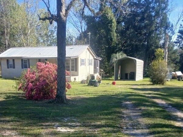 879 Macedonia Church Road , Defuniak Springs, FL 32435