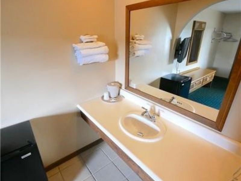 56721 Ferry Landing Road, Shadyside, OH 43947 Photo 21