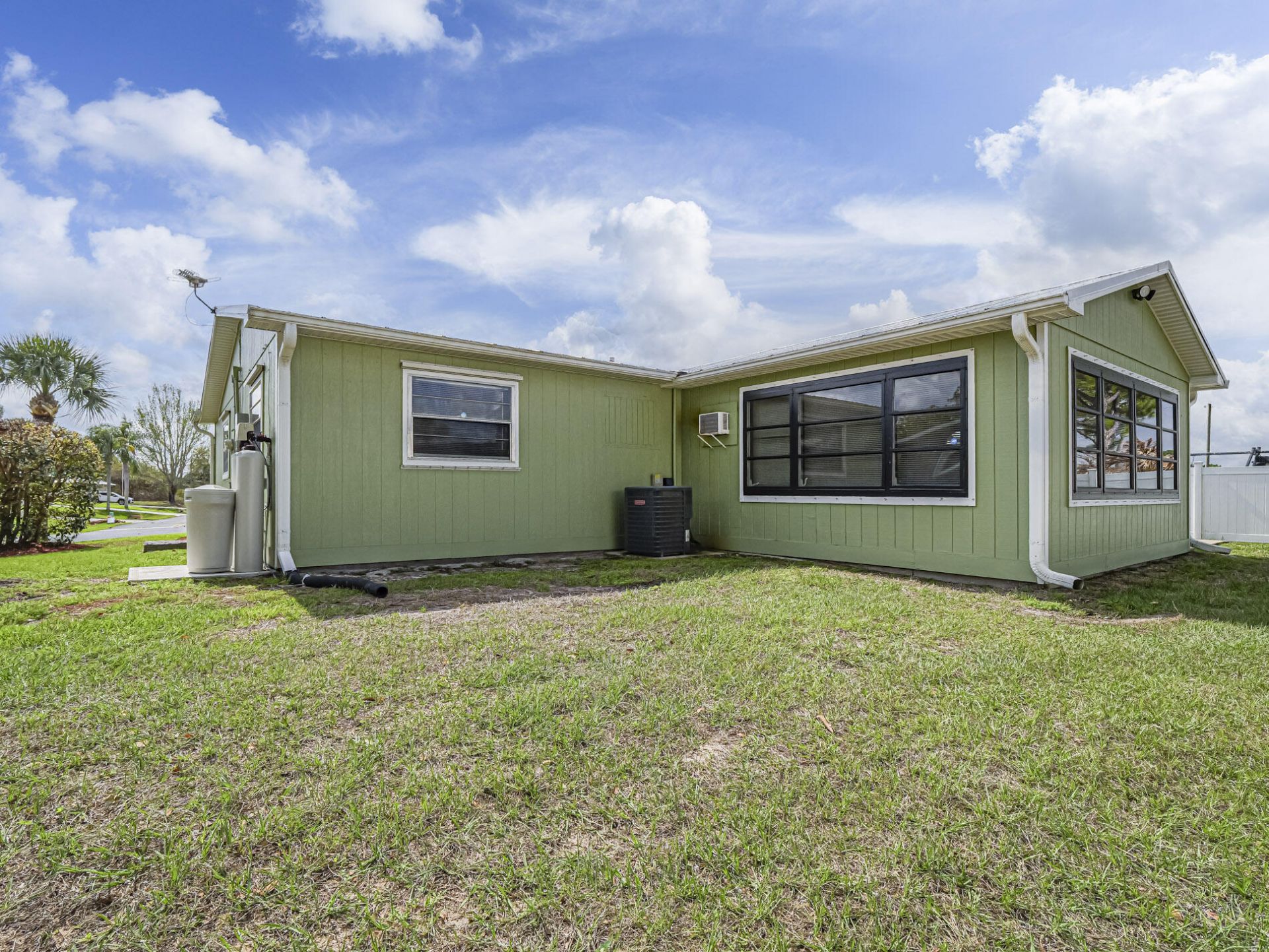 573 Autumn Terrace, Sebastian, FL 32958 Photo