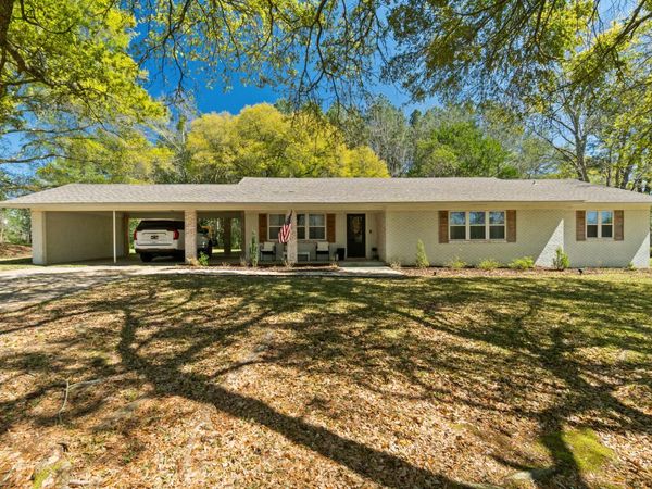 1086 Springhill, Laurel, MS 39443