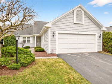 94 Greenwood Park, Pittsford, NY 14534