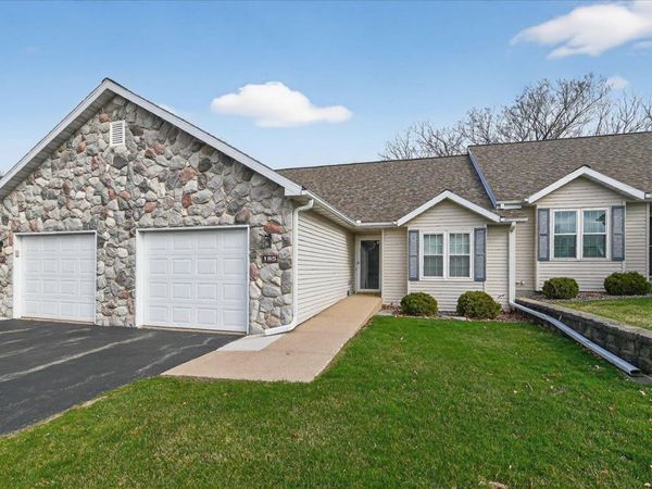 185 N Musket Ridge Drive, Sun Prairie, WI 53590