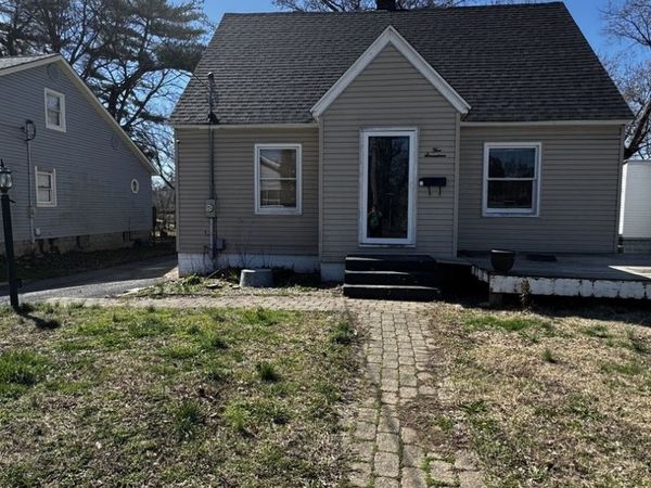 517 N Vine Street, Duquoin, IL 62832