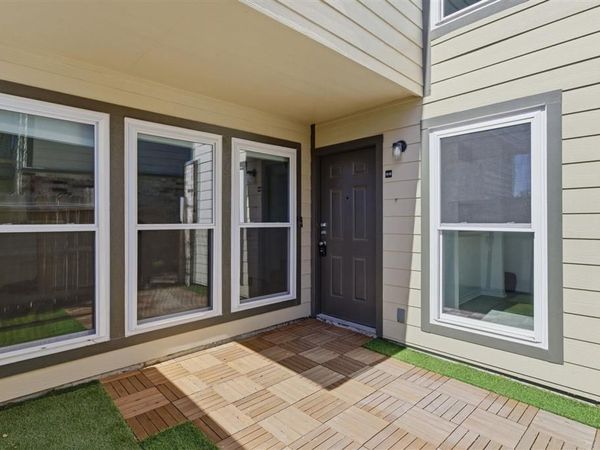 1020 W McNesse Street W, Unit 10 B, Lake Charles, LA 70605