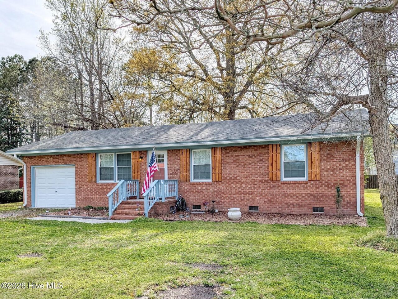 213 N Mcrae Street, Burgaw, NC 28425 Main Photo