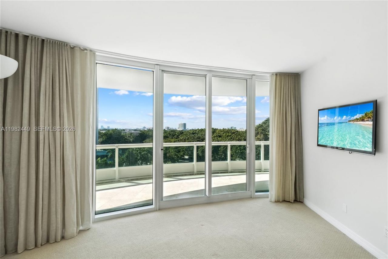 1643 Brickell Ave , Unit 902, Miami, FL 33129 Photo