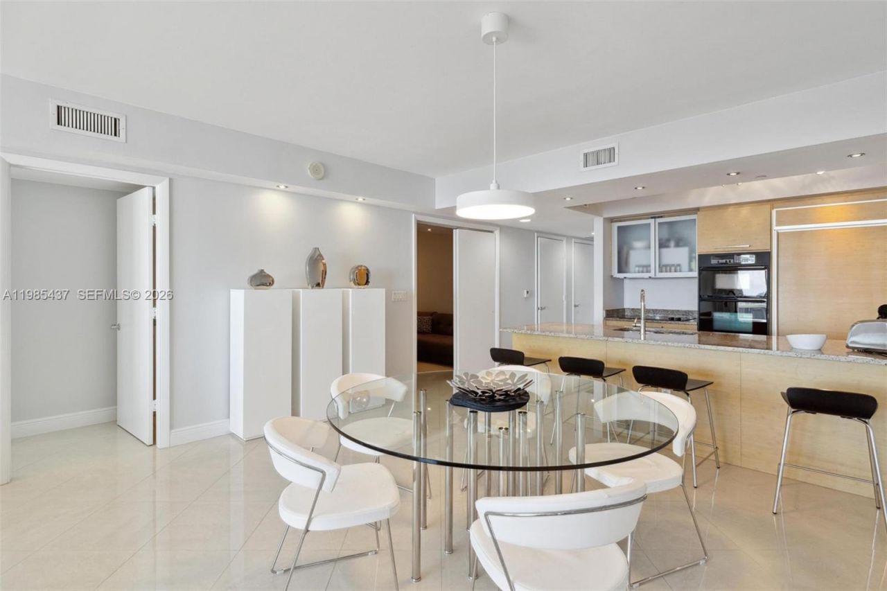 1830 S Ocean Dr, Unit 2703, Hallandale Beach, FL 33009 Photo