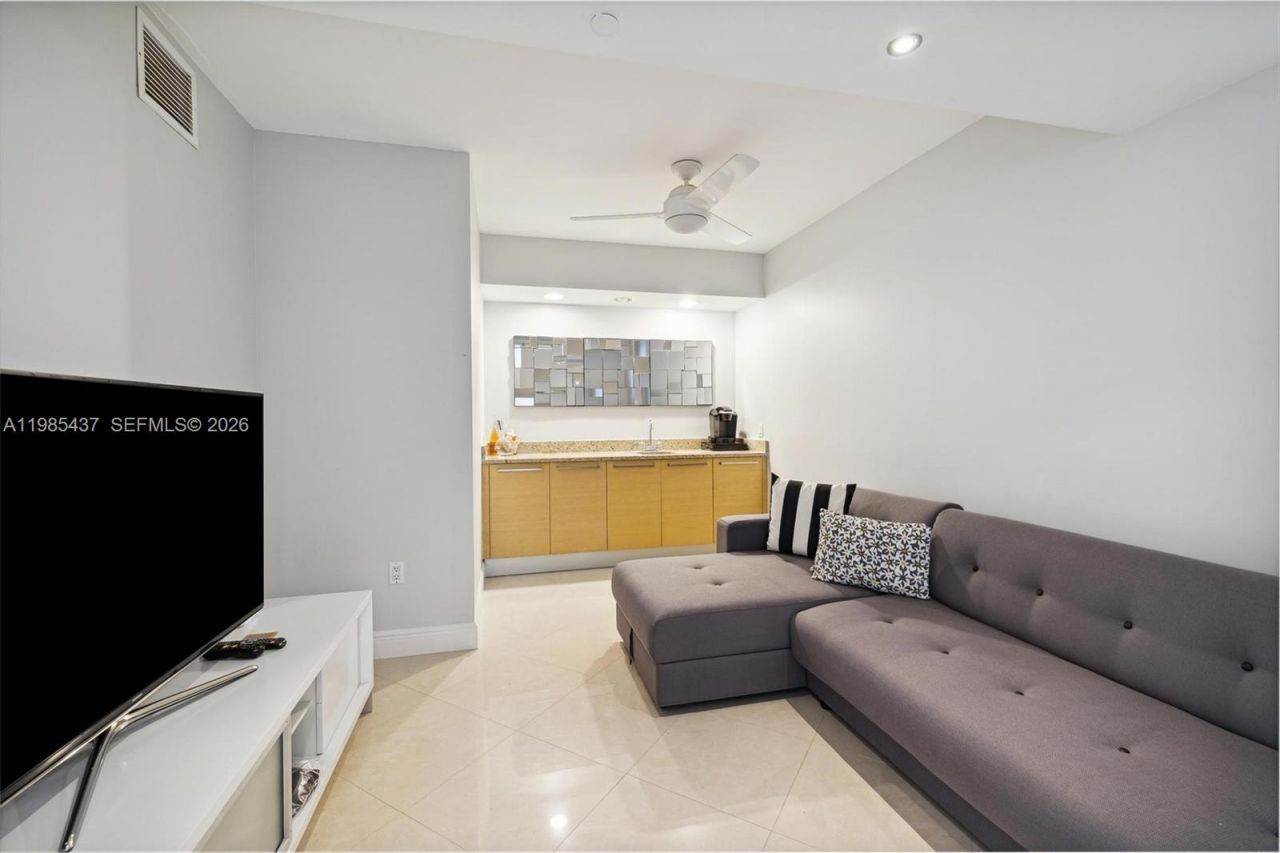 1830 S Ocean Dr , Unit 2703, Hallandale Beach, FL 33009 Photo