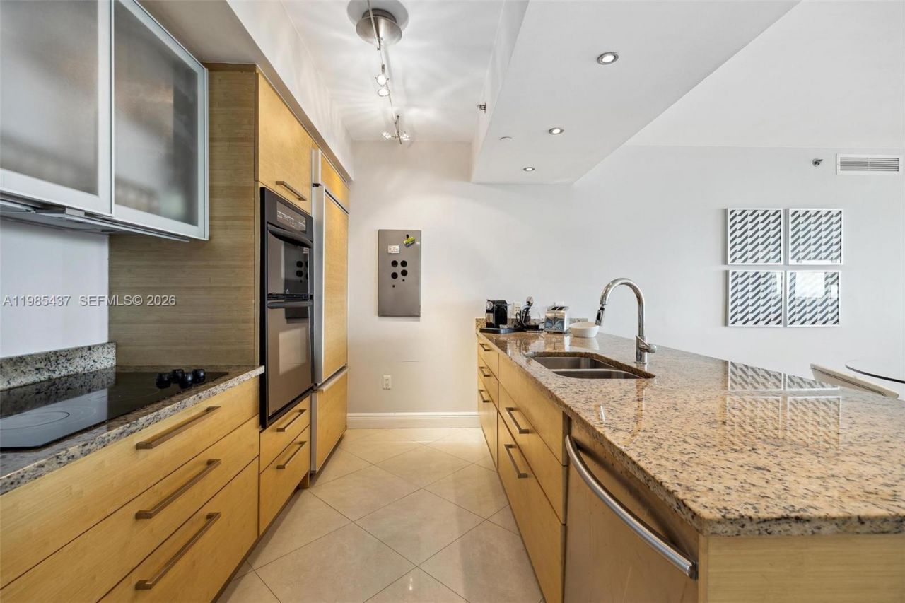 1830 S Ocean Dr, Unit 2703, Hallandale Beach, FL 33009 Photo