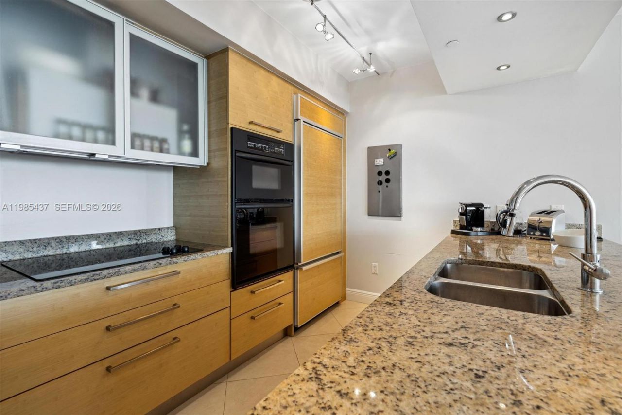 1830 S Ocean Dr, Unit 2703, Hallandale Beach, FL 33009 Photo