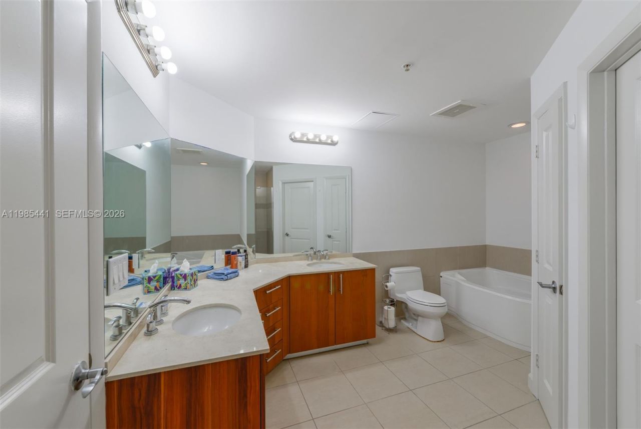 1945 S Ocean Dr, Unit 1114, Hallandale Beach, FL 33009 Photo