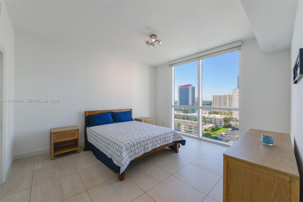 1945 S Ocean Dr, Unit 1114, Hallandale Beach, FL 33009 Photo