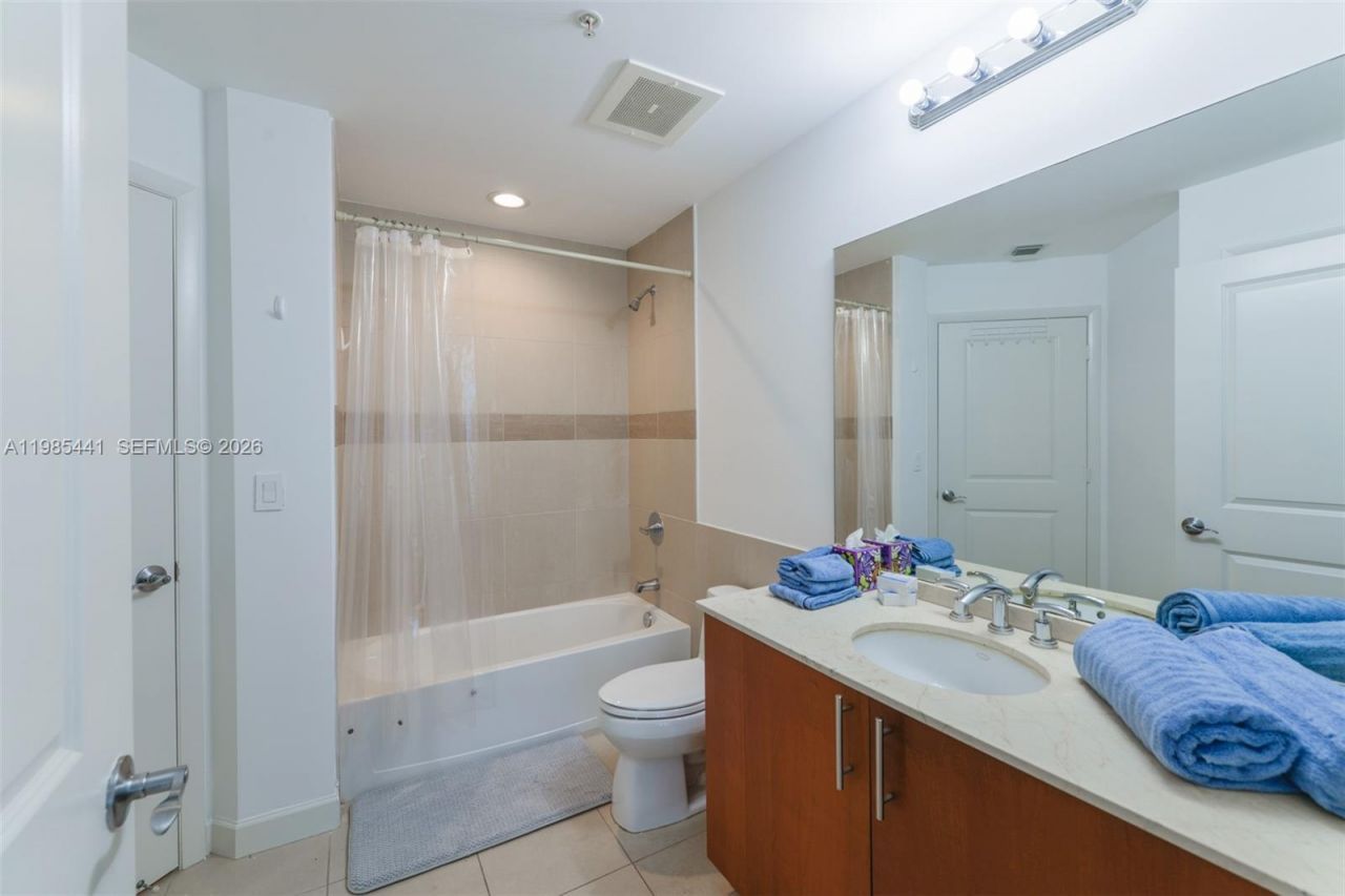 1945 S Ocean Dr, Unit 1114, Hallandale Beach, FL 33009 Photo