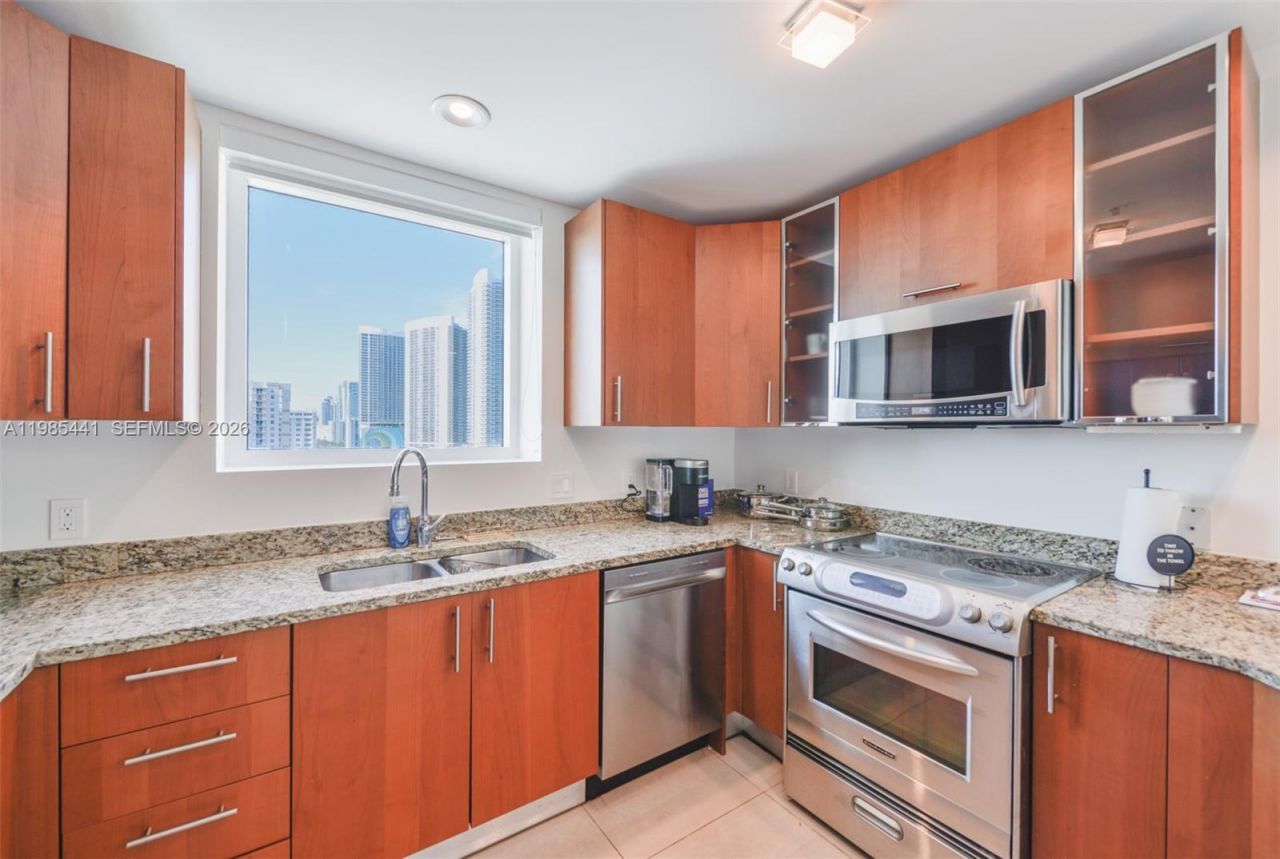 1945 S Ocean Dr, Unit 1114, Hallandale Beach, FL 33009 Photo
