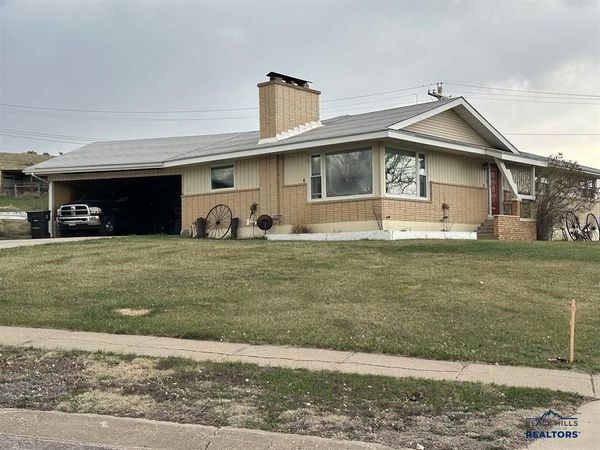 1001 E ST, Edgemont, SD 57735