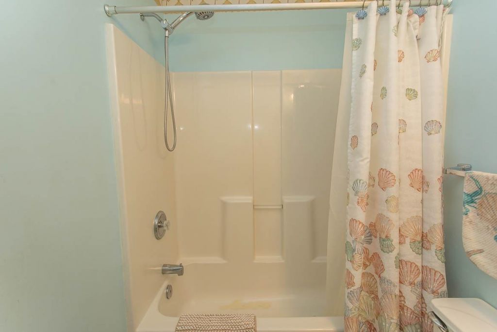 420 Whinstone Dr. Photo 10