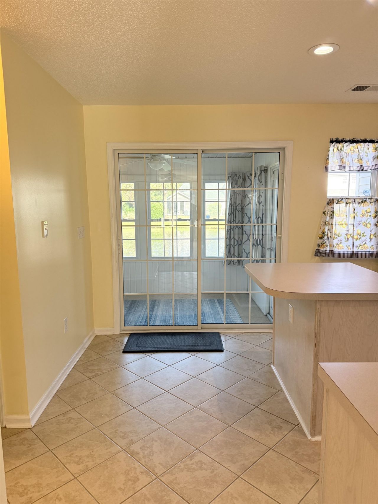 420 Whinstone Dr. Photo 11