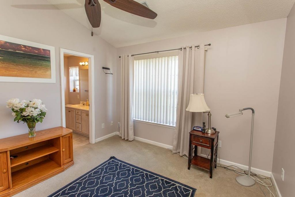 420 Whinstone Dr. Photo 12