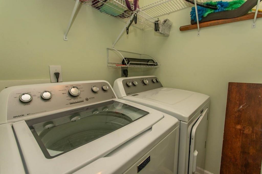 420 Whinstone Dr. Photo 21