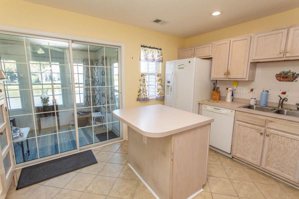 420 Whinstone Dr. Photo 26