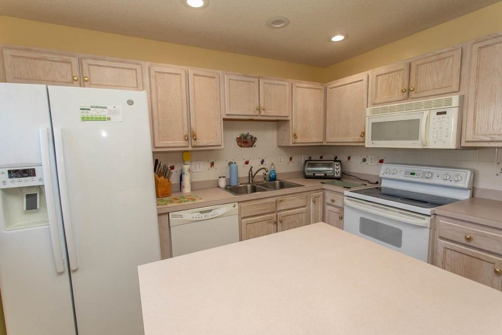 420 Whinstone Dr. Photo 28