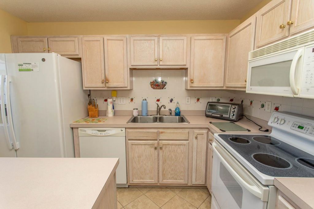 420 Whinstone Dr. Photo 30