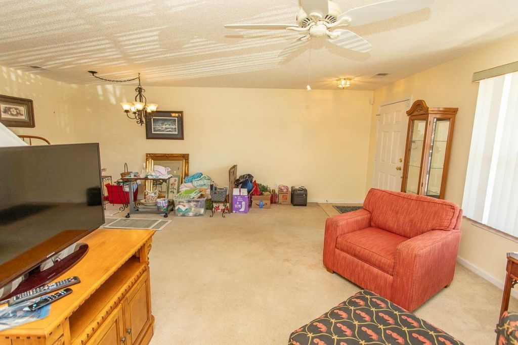 420 Whinstone Dr. Photo 35