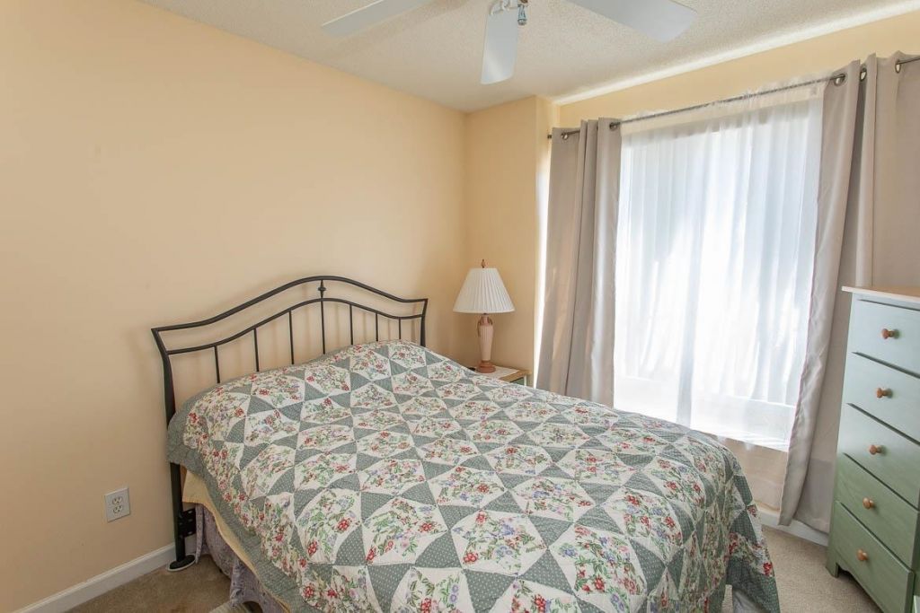 420 Whinstone Dr. Photo 6