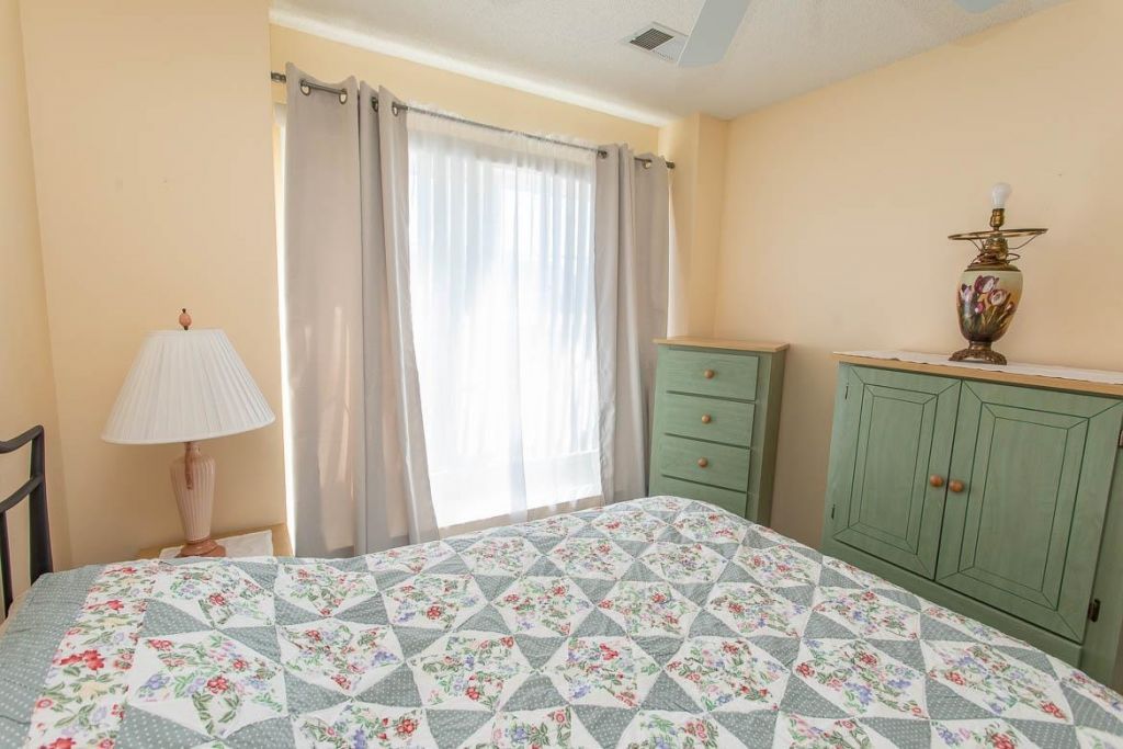 420 Whinstone Dr. Photo 7