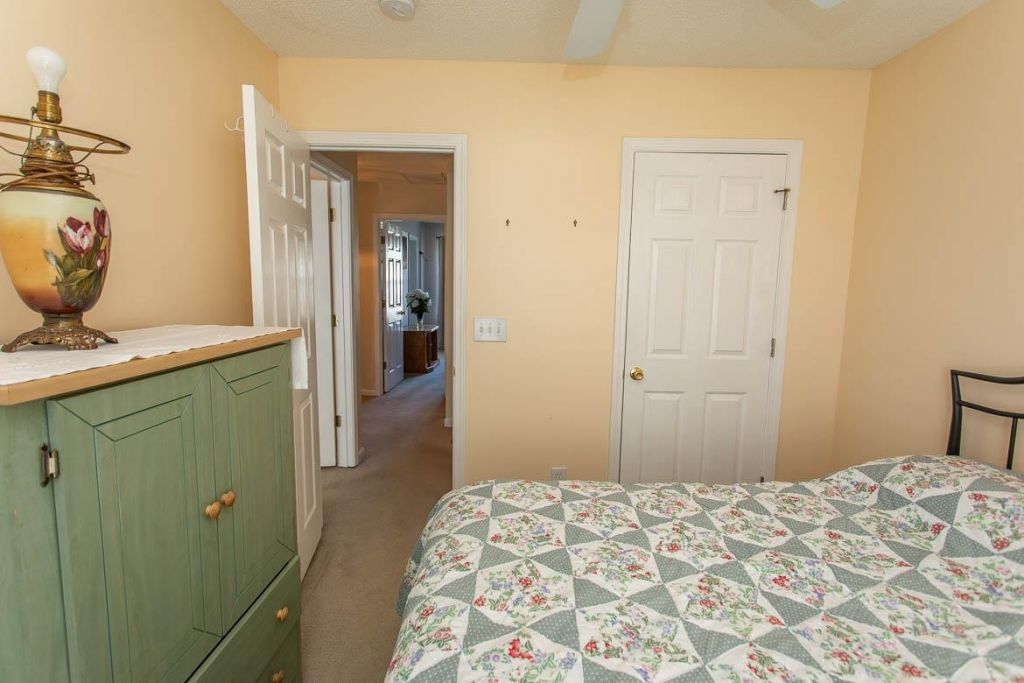 420 Whinstone Dr. Photo 8