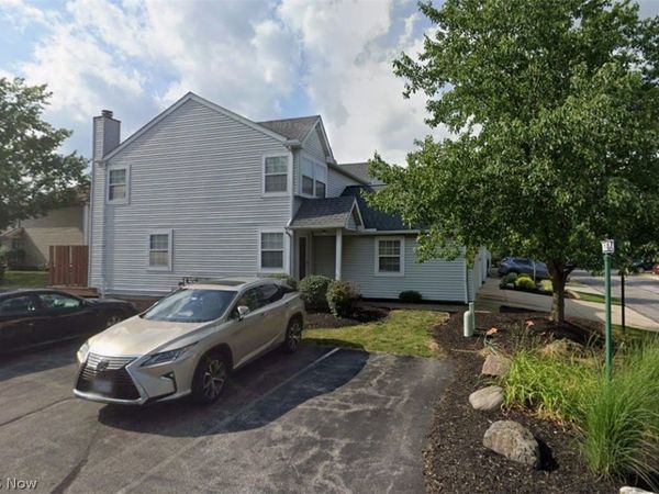 4540 Big Met Place , Cleveland, OH 44135