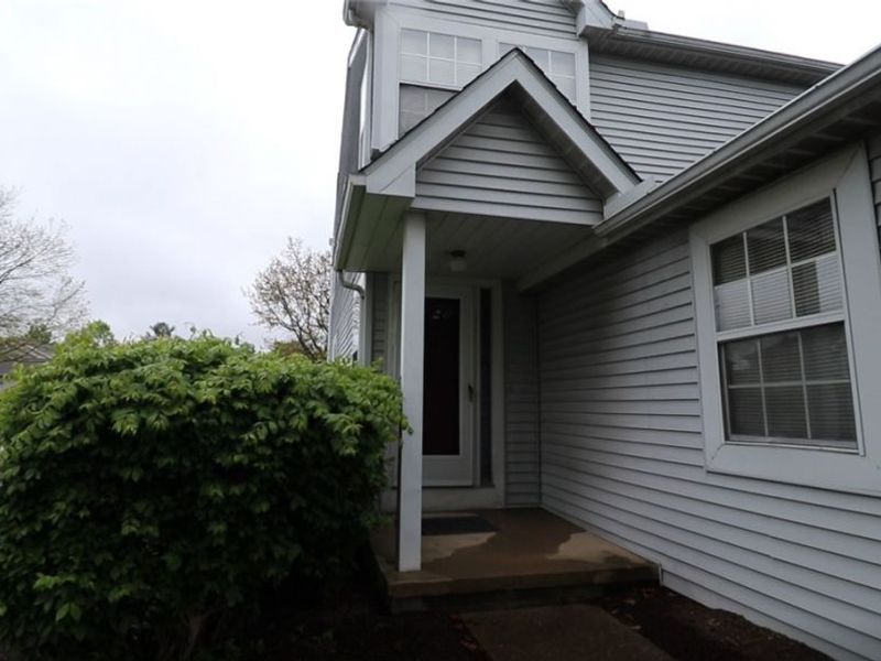 4540 Big Met Place, Cleveland, OH 44135 Photo 2