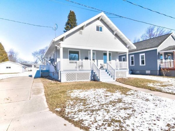 4113 N SHORE DRIVE STREET, Menominee, MI 49858