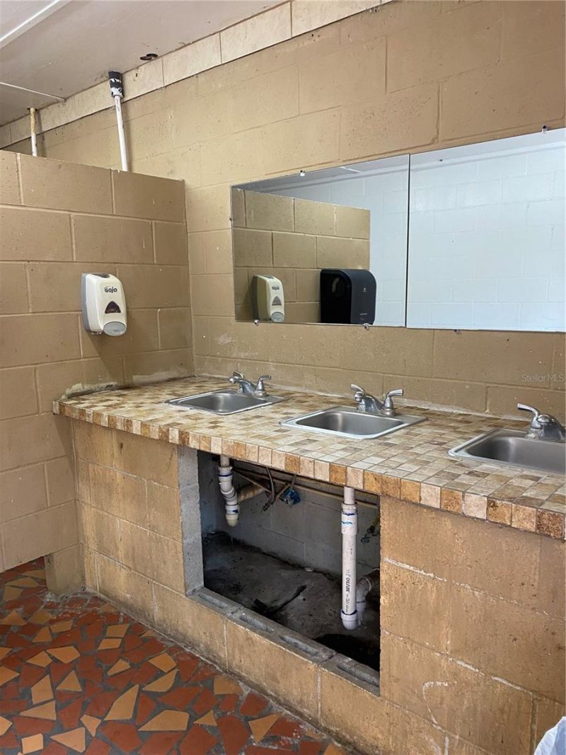 8587 SW Elim Church Road, Fort White, FL 32038 Photo