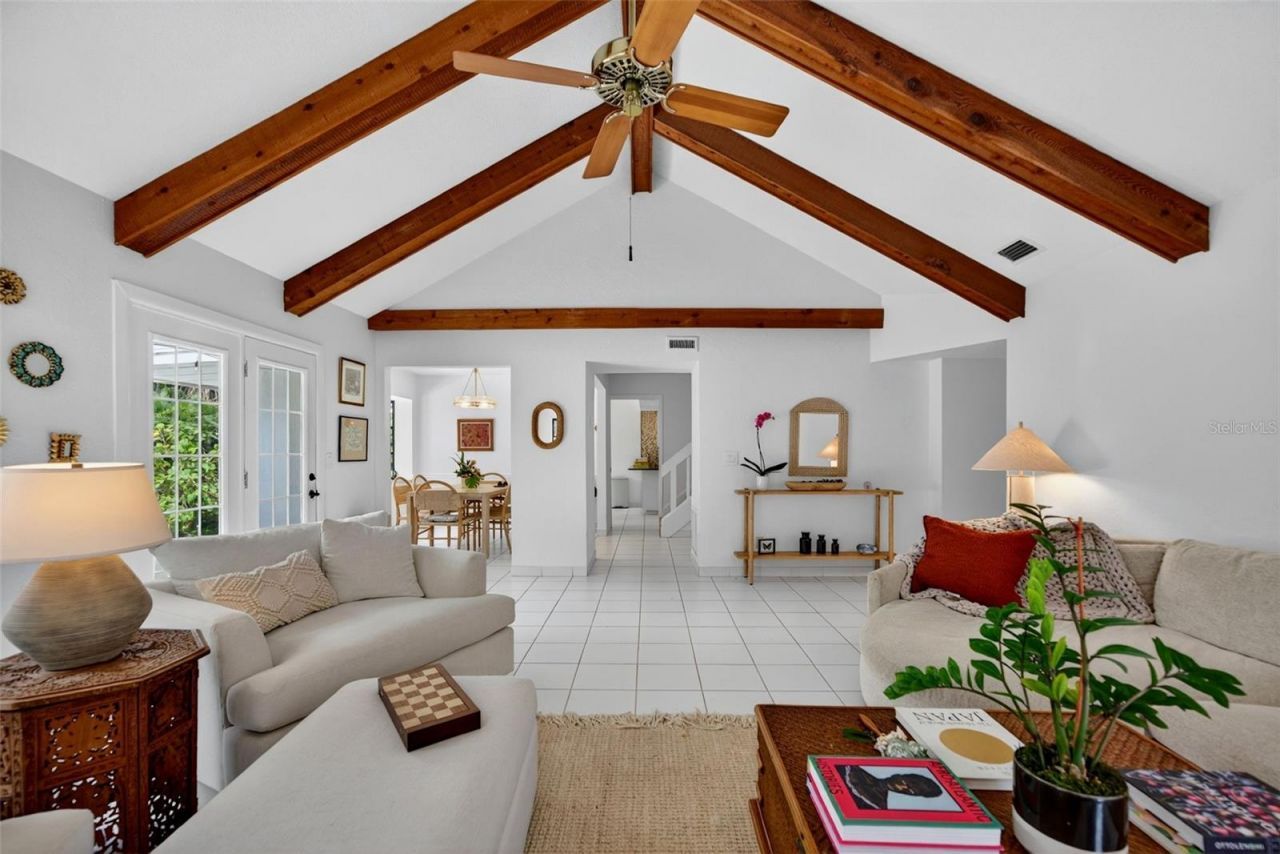 1835 Serpentine Drive S, Saint Petersburg, FL 33712 Photo