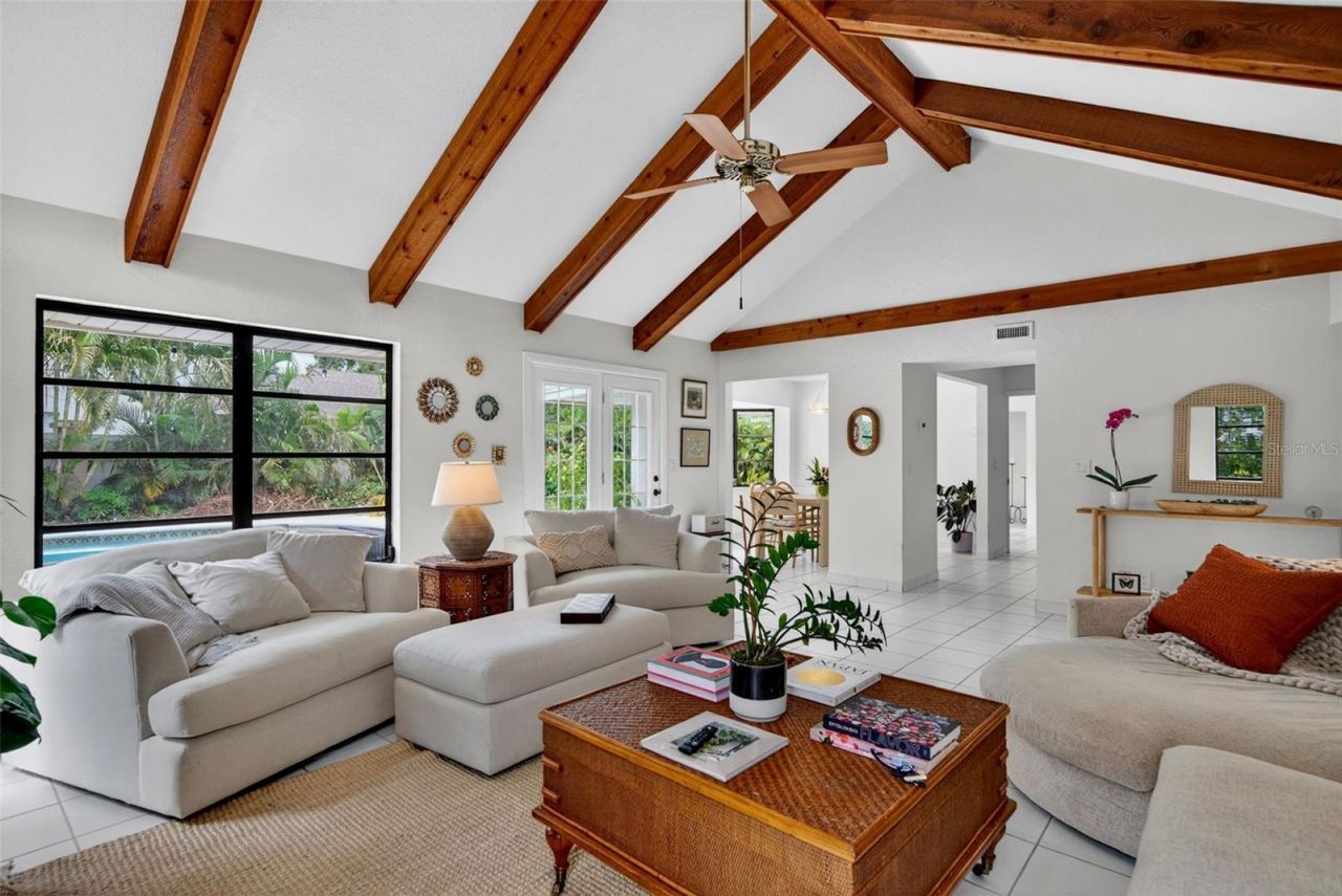 1835 Serpentine Drive S, Saint Petersburg, FL 33712 Photo