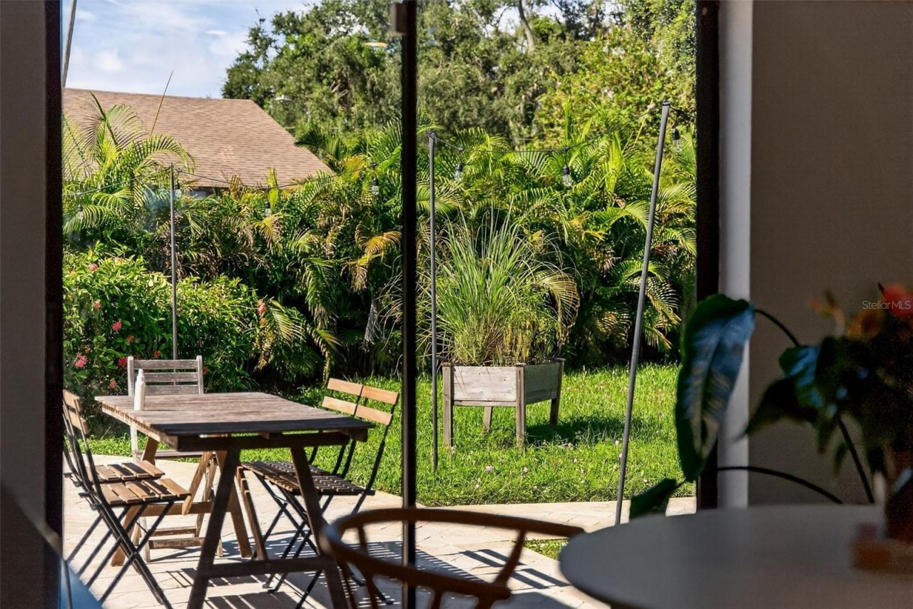 1835 Serpentine Drive S, Saint Petersburg, FL 33712 Photo