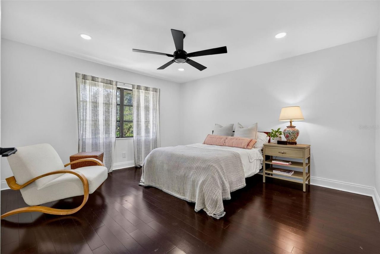 1835 Serpentine Drive S, Saint Petersburg, FL 33712 Photo